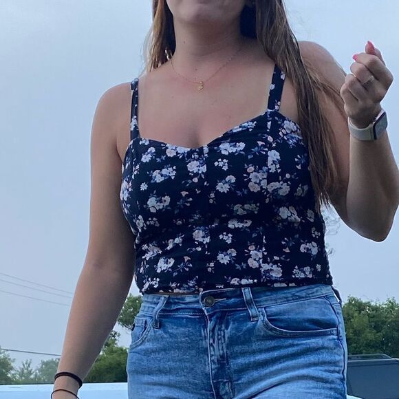 Abercrombie & Fitch Floral Crop Top - Picture 7 of 7